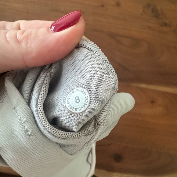 Lululemon Energy Bra Size 8 Light Grey/Pink Straps - Picture 2 of 2